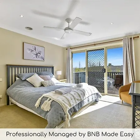 Goldfinch Way Stunning & Spacious Home Sleeps 11 Orange Exterior photo