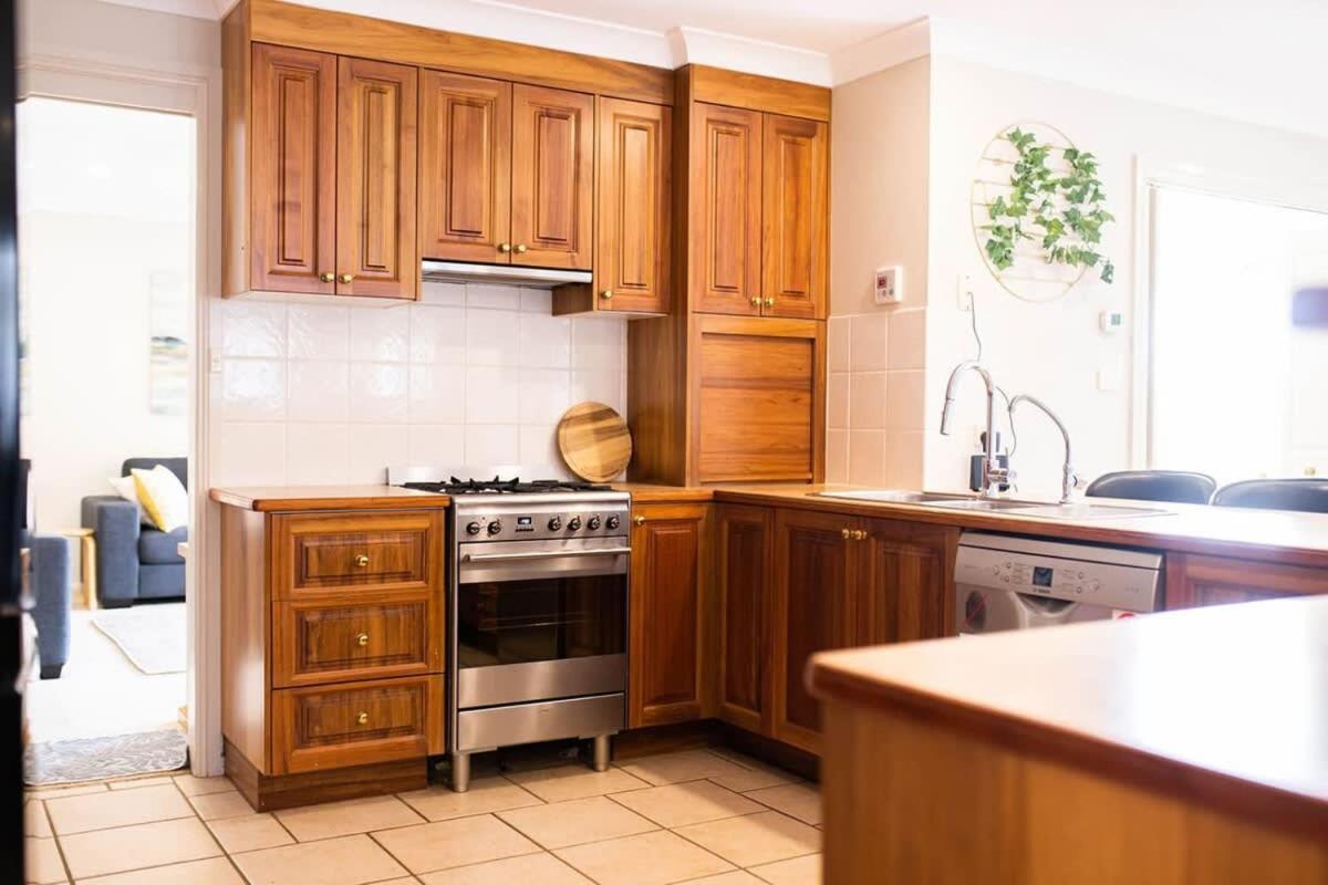 Goldfinch Way Stunning & Spacious Sleeps 11