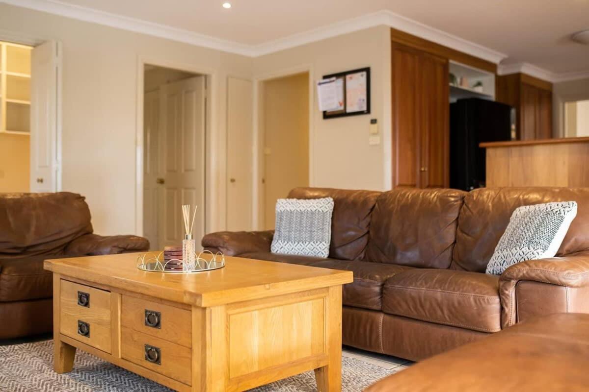 Holiday home Goldfinch Way Stunning & Spacious Sleeps 11 *