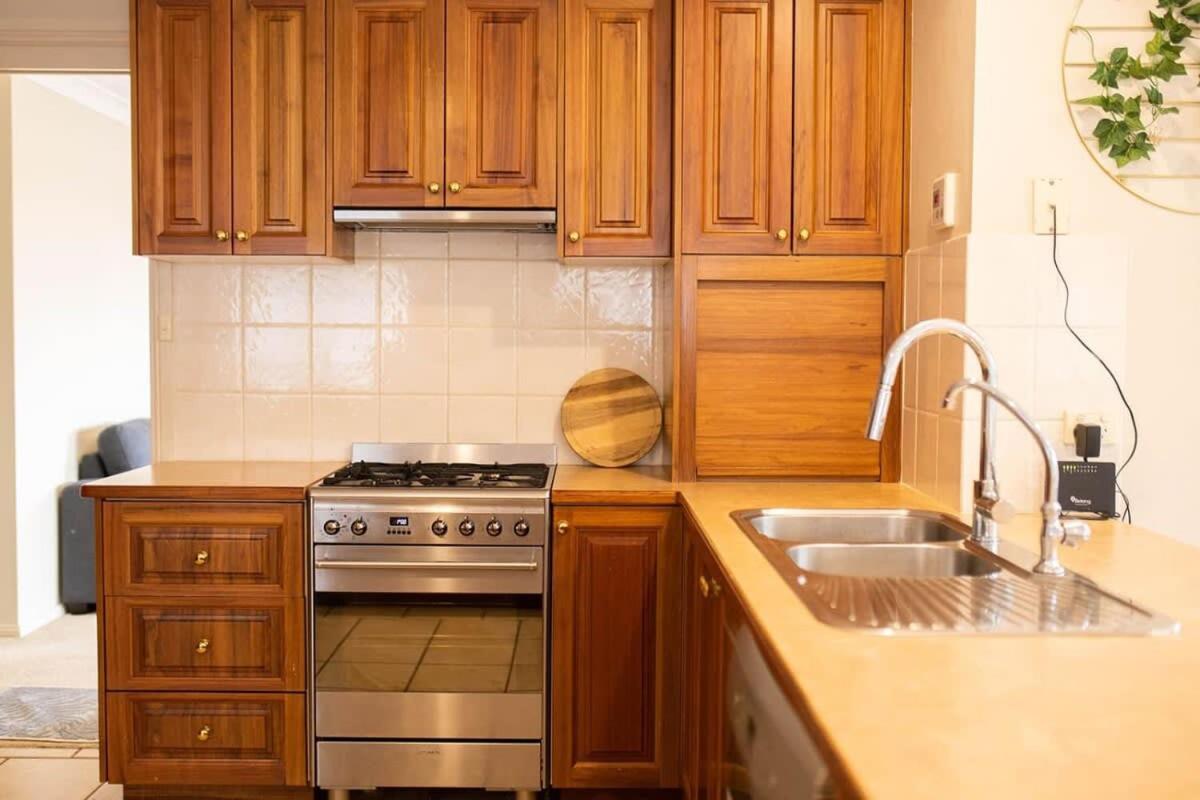 Holiday home Goldfinch Way Stunning & Spacious Sleeps 11 Orange